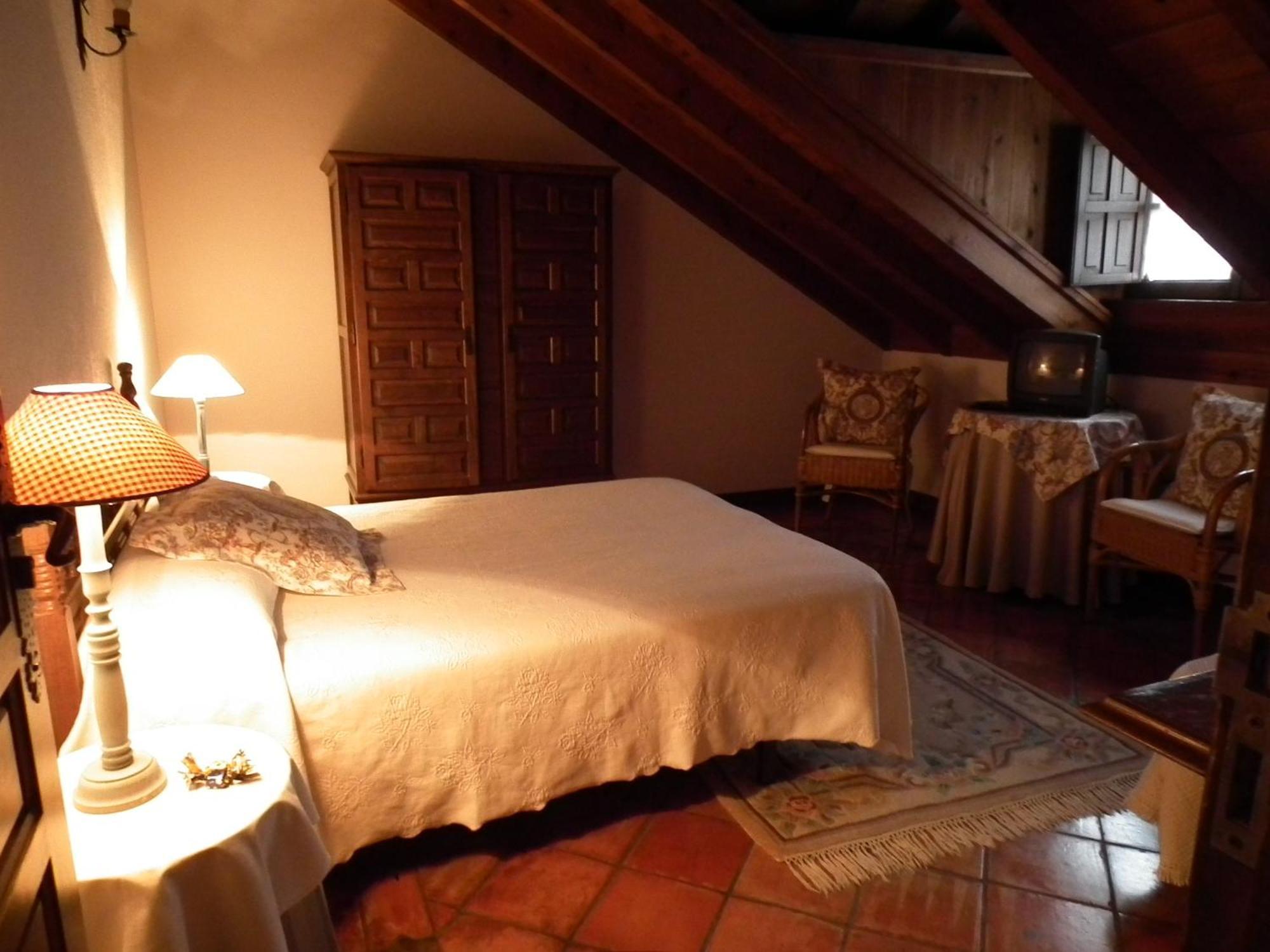 Posada De Muno Muñorrodero Buitenkant foto