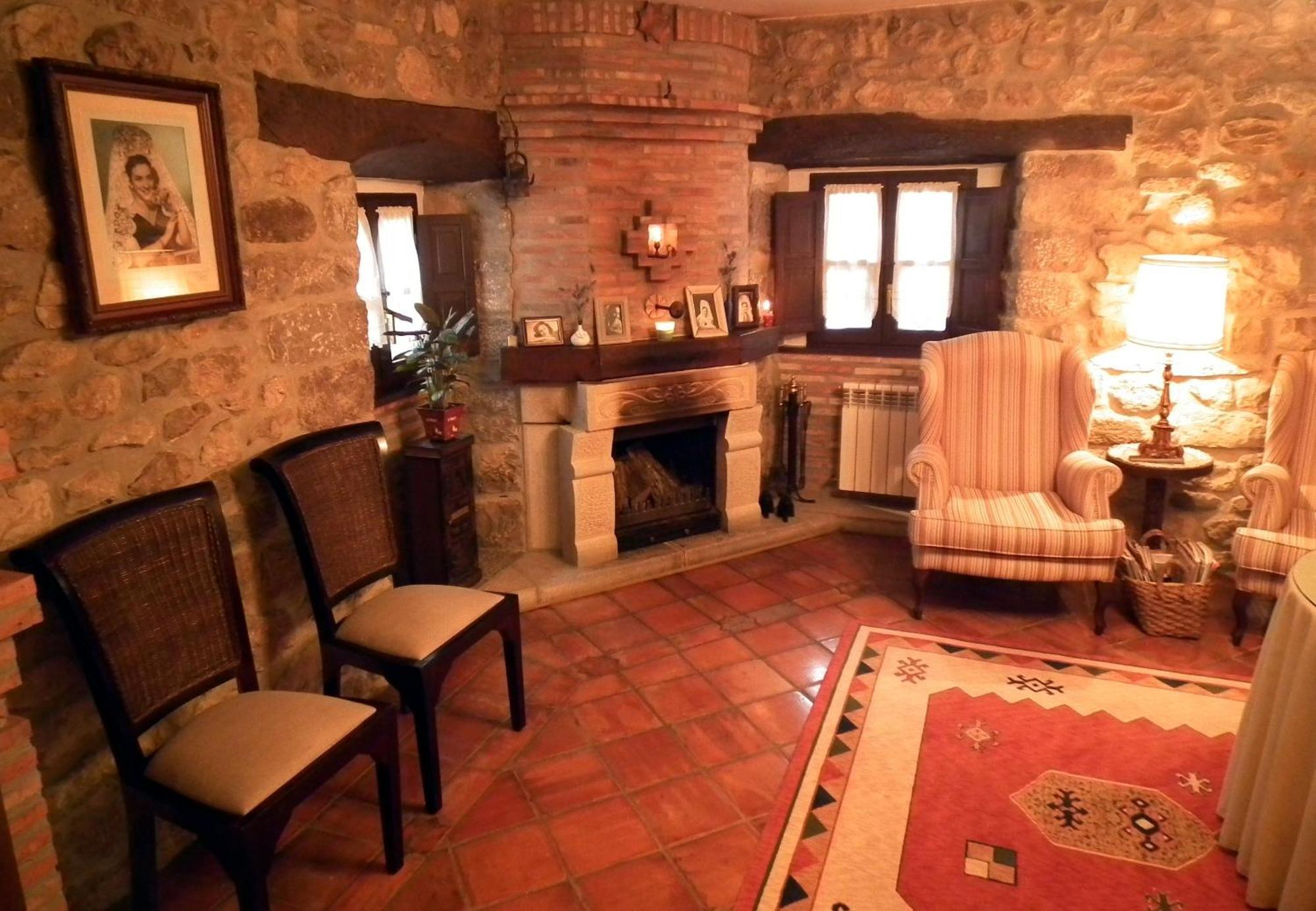Posada De Muno Muñorrodero Buitenkant foto