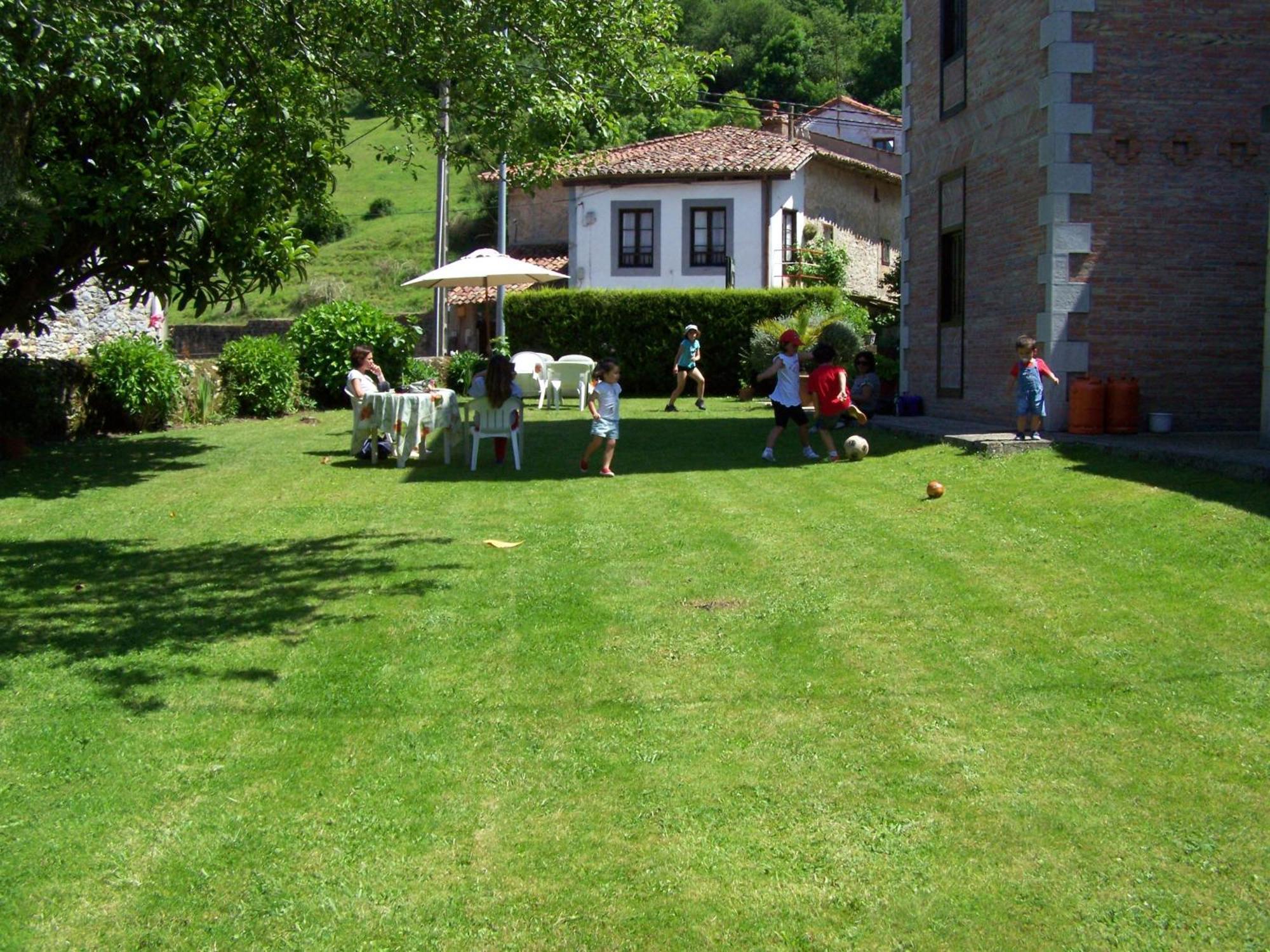 Posada De Muno Muñorrodero Buitenkant foto