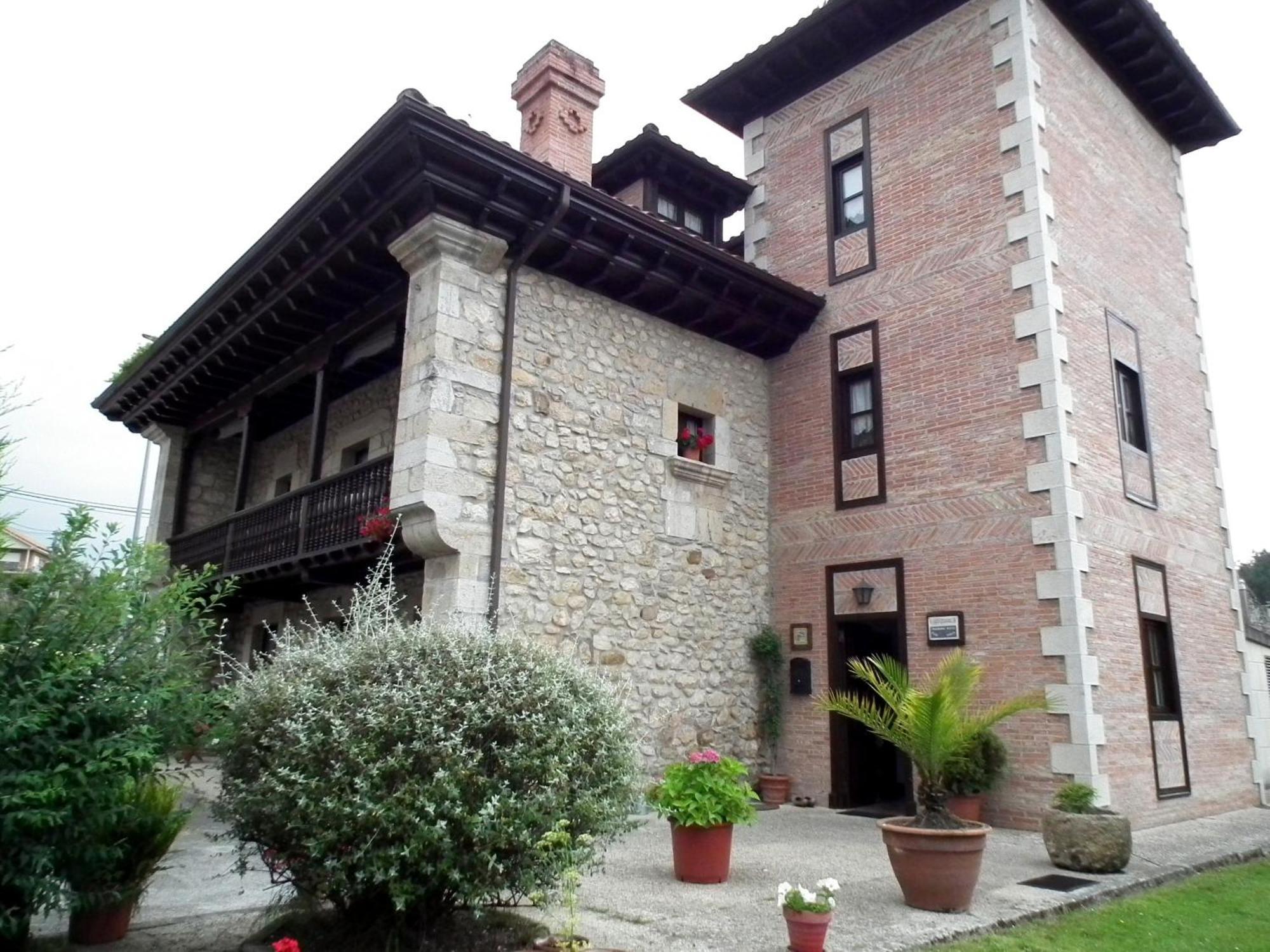 Posada De Muno Muñorrodero Buitenkant foto