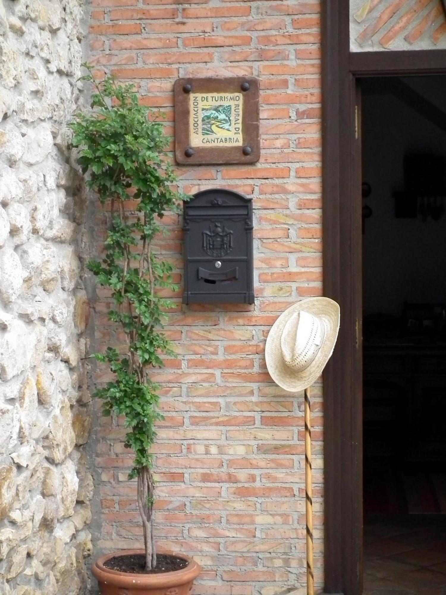 Posada De Muno Muñorrodero Buitenkant foto