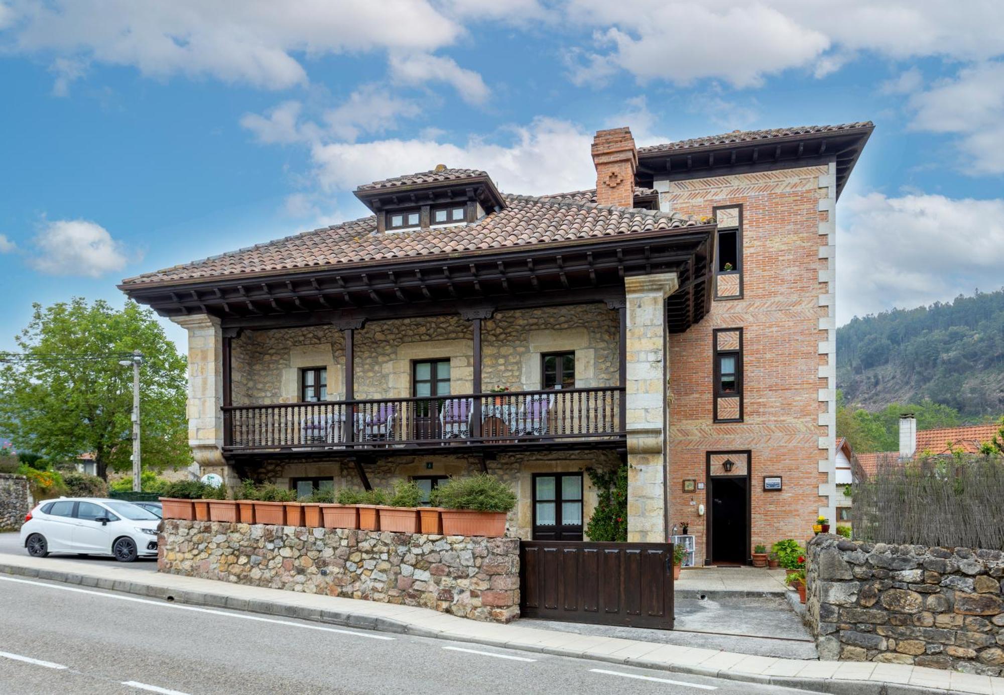Posada De Muno Muñorrodero Buitenkant foto